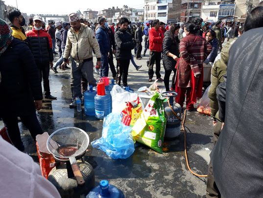 कोटेश्वरमा बन्दकर्ता र प्रहरीबीच ठेलमठेल